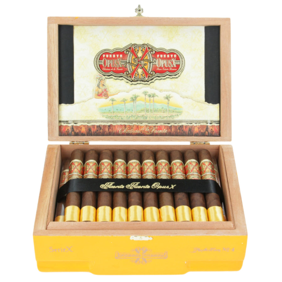 A. Fuente Opus X Oro Oscuro (Robusto)